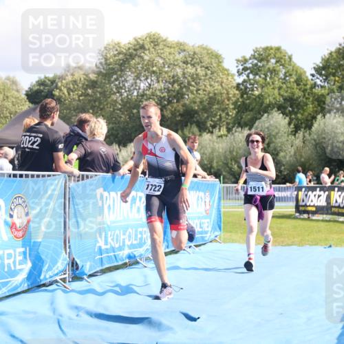 25.08.2024 - Elbe Triathlon Hamburg H.Heesch http://msf.ph/oto/6881027 25.08.2024 12:28:14 Ziel 1511, 1722, 1734 meine-sportfotos.de