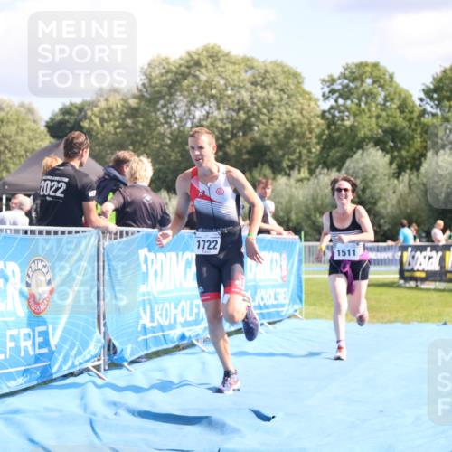 25.08.2024 - Elbe Triathlon Hamburg H.Heesch http://msf.ph/oto/6881029 25.08.2024 12:28:14 Ziel 1511, 1722, 1734 meine-sportfotos.de