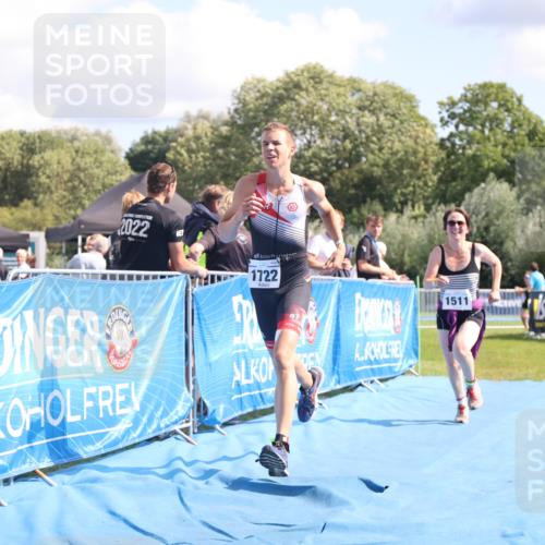 25.08.2024 - Elbe Triathlon Hamburg H.Heesch http://msf.ph/oto/6881035 25.08.2024 12:28:14 Ziel 1511, 1722, 1734 meine-sportfotos.de