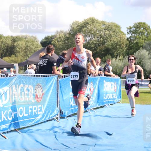 25.08.2024 - Elbe Triathlon Hamburg H.Heesch http://msf.ph/oto/6881037 25.08.2024 12:28:14 Ziel 1511, 1722, 1734 meine-sportfotos.de