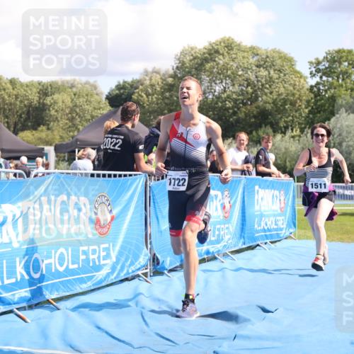 25.08.2024 - Elbe Triathlon Hamburg H.Heesch http://msf.ph/oto/6881039 25.08.2024 12:28:14 Ziel 1511, 1722, 1734 meine-sportfotos.de