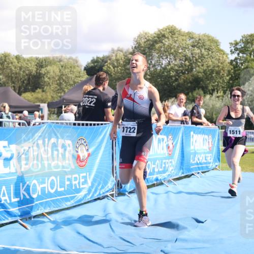 25.08.2024 - Elbe Triathlon Hamburg H.Heesch http://msf.ph/oto/6881041 25.08.2024 12:28:14 Ziel 1511, 1722, 1734 meine-sportfotos.de