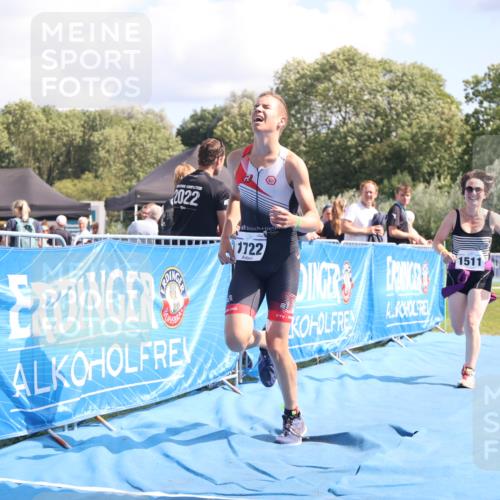 25.08.2024 - Elbe Triathlon Hamburg H.Heesch http://msf.ph/oto/6881043 25.08.2024 12:28:14 Ziel 1511, 1722, 1734 meine-sportfotos.de