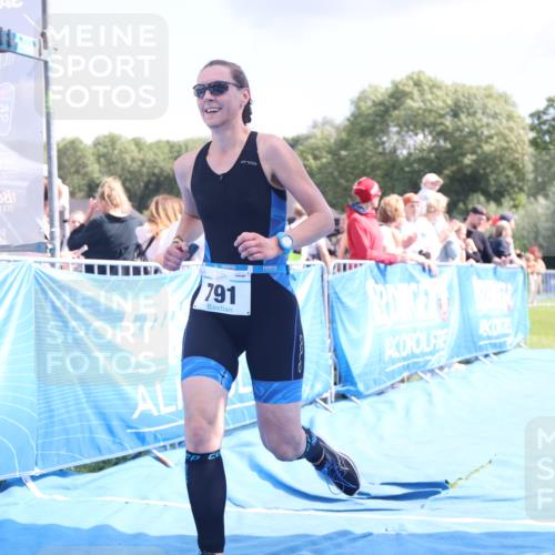 25.08.2024 - Elbe Triathlon Hamburg H.Heesch http://msf.ph/oto/6881044 25.08.2024 11:55:47 Ziel 472, 791 meine-sportfotos.de