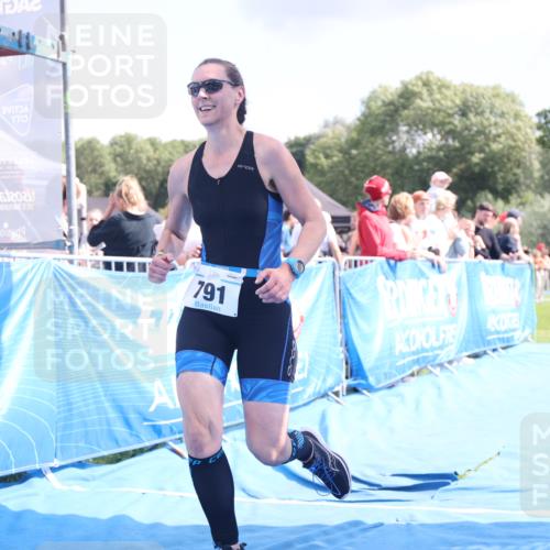 25.08.2024 - Elbe Triathlon Hamburg H.Heesch http://msf.ph/oto/6881046 25.08.2024 11:55:47 Ziel 472, 791 meine-sportfotos.de