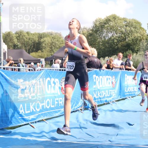 25.08.2024 - Elbe Triathlon Hamburg H.Heesch http://msf.ph/oto/6881049 25.08.2024 12:28:14 Ziel 1511, 1722, 1734 meine-sportfotos.de
