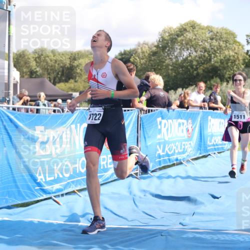 25.08.2024 - Elbe Triathlon Hamburg H.Heesch http://msf.ph/oto/6881054 25.08.2024 12:28:14 Ziel 1511, 1722, 1734 meine-sportfotos.de