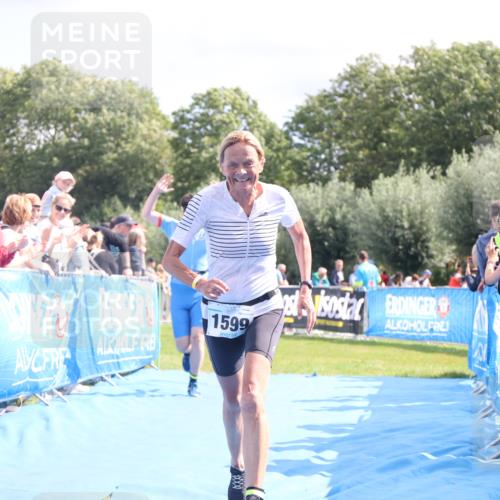 25.08.2024 - Elbe Triathlon Hamburg H.Heesch http://msf.ph/oto/6881068 25.08.2024 11:55:59 Ziel 690, 777, 1599 meine-sportfotos.de