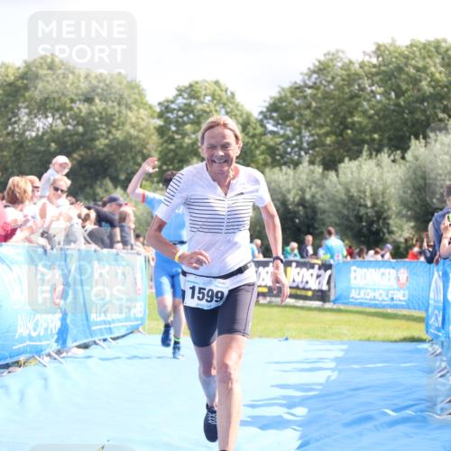 25.08.2024 - Elbe Triathlon Hamburg H.Heesch http://msf.ph/oto/6881070 25.08.2024 11:55:59 Ziel 690, 777, 1599 meine-sportfotos.de