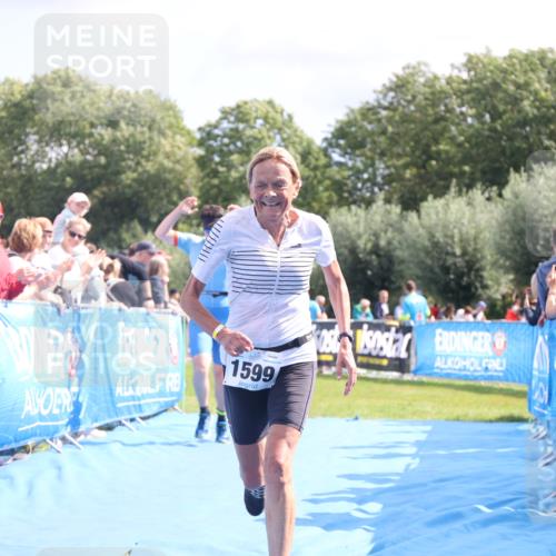 25.08.2024 - Elbe Triathlon Hamburg H.Heesch http://msf.ph/oto/6881072 25.08.2024 11:55:59 Ziel 690, 777, 1599 meine-sportfotos.de