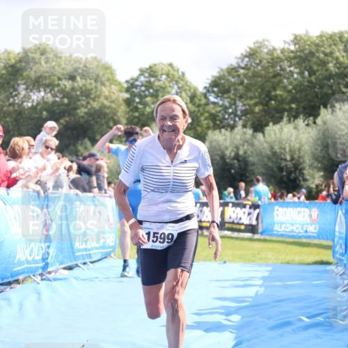 25.08.2024 - Elbe Triathlon Hamburg H.Heesch http://msf.ph/oto/6881073 25.08.2024 11:55:59 Ziel 690, 777, 1599 meine-sportfotos.de