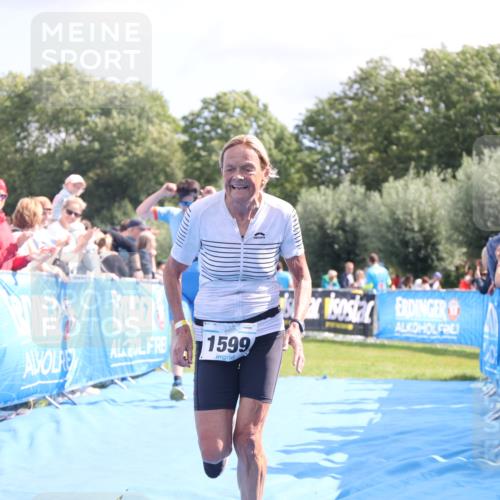 25.08.2024 - Elbe Triathlon Hamburg H.Heesch http://msf.ph/oto/6881075 25.08.2024 11:55:59 Ziel 690, 777, 1599 meine-sportfotos.de