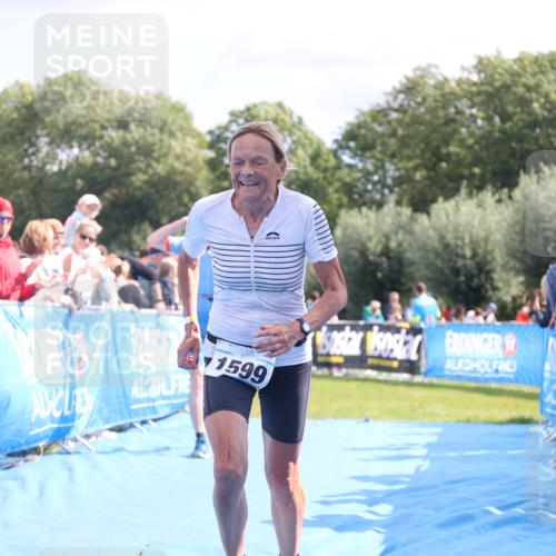 25.08.2024 - Elbe Triathlon Hamburg H.Heesch http://msf.ph/oto/6881079 25.08.2024 11:55:59 Ziel 690, 777, 1599 meine-sportfotos.de