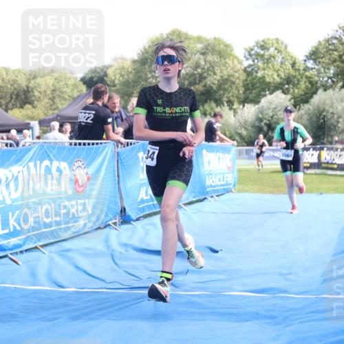 25.08.2024 - Elbe Triathlon Hamburg H.Heesch http://msf.ph/oto/6881108 25.08.2024 12:28:21 Ziel 1511, 1661, 1664, 1722, 1734 meine-sportfotos.de