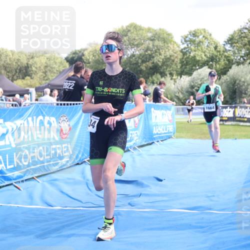 25.08.2024 - Elbe Triathlon Hamburg H.Heesch http://msf.ph/oto/6881113 25.08.2024 12:28:21 Ziel 1511, 1661, 1664, 1722, 1734 meine-sportfotos.de