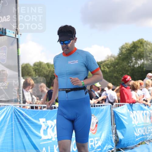 25.08.2024 - Elbe Triathlon Hamburg H.Heesch http://msf.ph/oto/6881120 25.08.2024 11:56:01 Ziel 525, 690, 777, 1599 meine-sportfotos.de