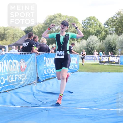 25.08.2024 - Elbe Triathlon Hamburg H.Heesch http://msf.ph/oto/6881130 25.08.2024 12:28:23 Ziel 1511, 1661, 1664, 1734 meine-sportfotos.de