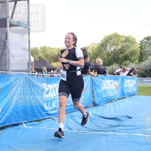 25.08.2024 - Elbe Triathlon Hamburg H.Heesch http://msf.ph/oto/6881138 25.08.2024 12:28:30 Ziel 1661, 1664 meine-sportfotos.de