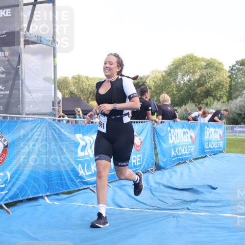 25.08.2024 - Elbe Triathlon Hamburg H.Heesch http://msf.ph/oto/6881140 25.08.2024 12:28:30 Ziel 1661, 1664 meine-sportfotos.de