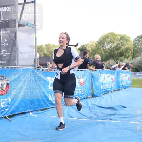 25.08.2024 - Elbe Triathlon Hamburg H.Heesch http://msf.ph/oto/6881142 25.08.2024 12:28:30 Ziel 1661, 1664 meine-sportfotos.de