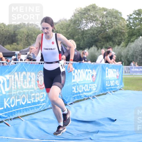 25.08.2024 - Elbe Triathlon Hamburg H.Heesch http://msf.ph/oto/6881161 25.08.2024 12:28:43 Ziel 1648 meine-sportfotos.de