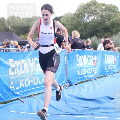 25.08.2024 - Elbe Triathlon Hamburg H.Heesch http://msf.ph/oto/6881167 25.08.2024 12:28:43 Ziel 1648 meine-sportfotos.de