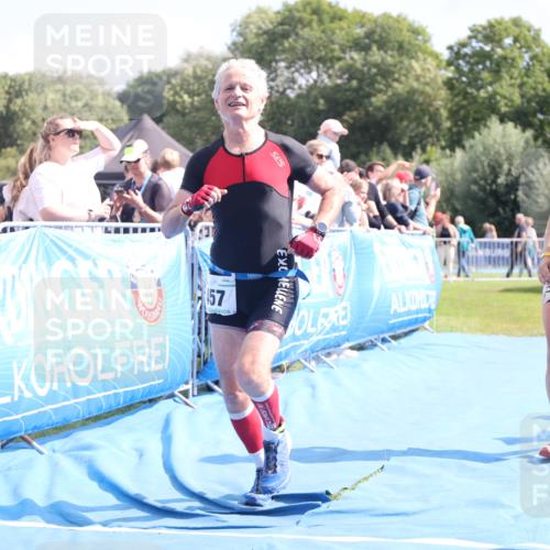 25.08.2024 - Elbe Triathlon Hamburg H.Heesch http://msf.ph/oto/6881183 25.08.2024 11:56:13 Ziel 457, 525, 777, 1515 meine-sportfotos.de