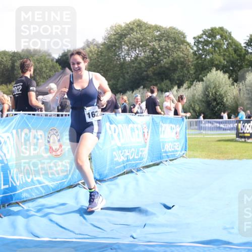 25.08.2024 - Elbe Triathlon Hamburg H.Heesch http://msf.ph/oto/6881199 25.08.2024 12:29:16 Ziel 1622 meine-sportfotos.de