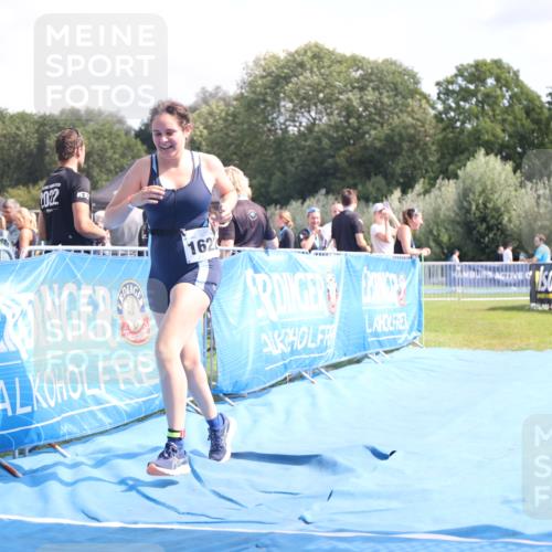 25.08.2024 - Elbe Triathlon Hamburg H.Heesch http://msf.ph/oto/6881201 25.08.2024 12:29:16 Ziel 1622 meine-sportfotos.de