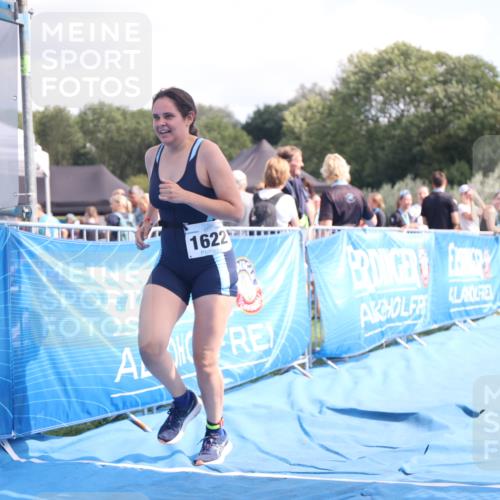 25.08.2024 - Elbe Triathlon Hamburg H.Heesch http://msf.ph/oto/6881205 25.08.2024 12:29:16 Ziel 1622 meine-sportfotos.de