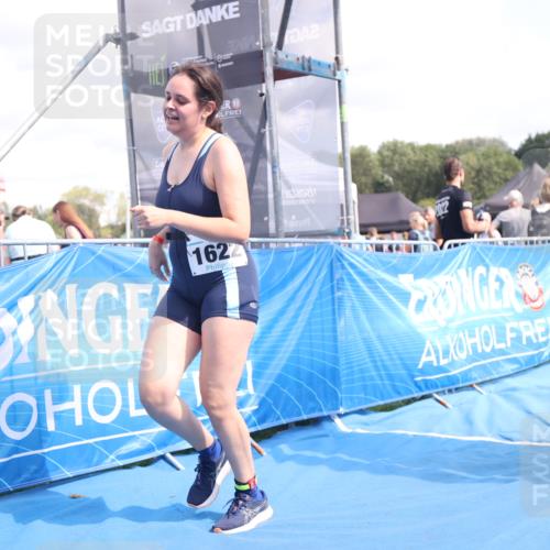 25.08.2024 - Elbe Triathlon Hamburg H.Heesch http://msf.ph/oto/6881235 25.08.2024 12:29:17 Ziel 1622 meine-sportfotos.de