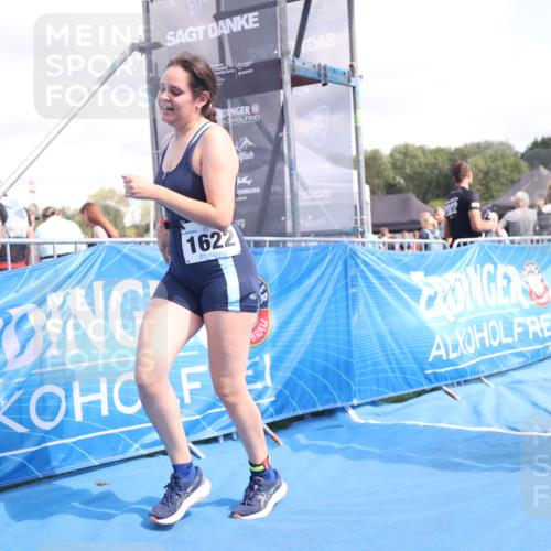 25.08.2024 - Elbe Triathlon Hamburg H.Heesch http://msf.ph/oto/6881236 25.08.2024 12:29:17 Ziel 1622 meine-sportfotos.de