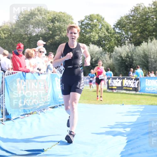 25.08.2024 - Elbe Triathlon Hamburg H.Heesch http://msf.ph/oto/6881242 25.08.2024 11:56:27 Ziel 1514, 1546, 1556 meine-sportfotos.de