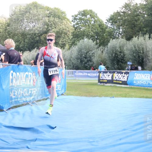 25.08.2024 - Elbe Triathlon Hamburg H.Heesch http://msf.ph/oto/6881253 25.08.2024 12:29:30 Ziel 1725 meine-sportfotos.de