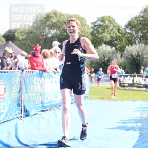 25.08.2024 - Elbe Triathlon Hamburg H.Heesch http://msf.ph/oto/6881254 25.08.2024 11:56:27 Ziel 1514, 1546, 1556 meine-sportfotos.de