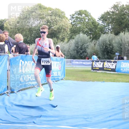 25.08.2024 - Elbe Triathlon Hamburg H.Heesch http://msf.ph/oto/6881259 25.08.2024 12:29:30 Ziel 1725 meine-sportfotos.de