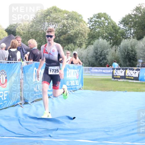 25.08.2024 - Elbe Triathlon Hamburg H.Heesch http://msf.ph/oto/6881263 25.08.2024 12:29:30 Ziel 1725 meine-sportfotos.de