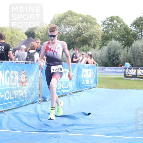 25.08.2024 - Elbe Triathlon Hamburg H.Heesch http://msf.ph/oto/6881269 25.08.2024 12:29:30 Ziel 1725 meine-sportfotos.de