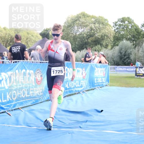 25.08.2024 - Elbe Triathlon Hamburg H.Heesch http://msf.ph/oto/6881273 25.08.2024 12:29:30 Ziel 1725 meine-sportfotos.de