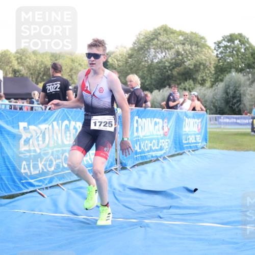 25.08.2024 - Elbe Triathlon Hamburg H.Heesch http://msf.ph/oto/6881277 25.08.2024 12:29:30 Ziel 1725 meine-sportfotos.de
