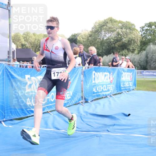 25.08.2024 - Elbe Triathlon Hamburg H.Heesch http://msf.ph/oto/6881280 25.08.2024 12:29:31 Ziel 1725 meine-sportfotos.de