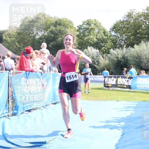 25.08.2024 - Elbe Triathlon Hamburg H.Heesch http://msf.ph/oto/6881281 25.08.2024 11:56:30 Ziel 1514, 1546, 1556 meine-sportfotos.de