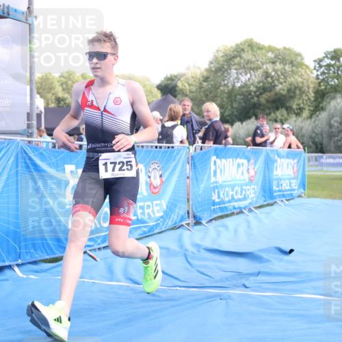 25.08.2024 - Elbe Triathlon Hamburg H.Heesch http://msf.ph/oto/6881282 25.08.2024 12:29:31 Ziel 1725 meine-sportfotos.de
