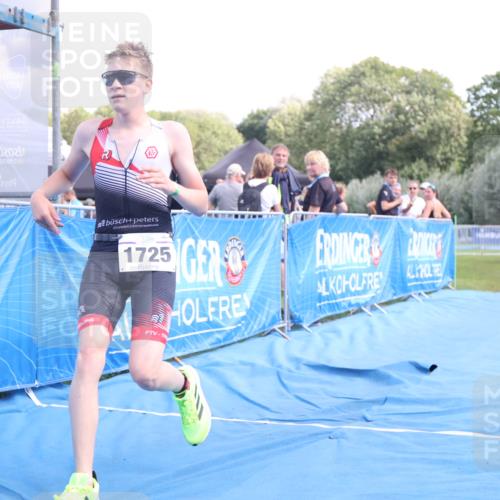 25.08.2024 - Elbe Triathlon Hamburg H.Heesch http://msf.ph/oto/6881284 25.08.2024 12:29:31 Ziel 1725 meine-sportfotos.de