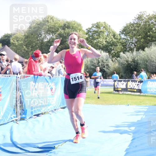 25.08.2024 - Elbe Triathlon Hamburg H.Heesch http://msf.ph/oto/6881285 25.08.2024 11:56:30 Ziel 1514, 1546, 1556 meine-sportfotos.de