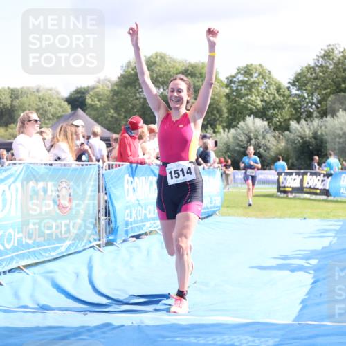 25.08.2024 - Elbe Triathlon Hamburg H.Heesch http://msf.ph/oto/6881294 25.08.2024 11:56:31 Ziel 1514, 1546, 1556 meine-sportfotos.de