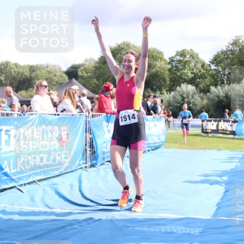 25.08.2024 - Elbe Triathlon Hamburg H.Heesch http://msf.ph/oto/6881298 25.08.2024 11:56:31 Ziel 1514, 1546, 1556 meine-sportfotos.de