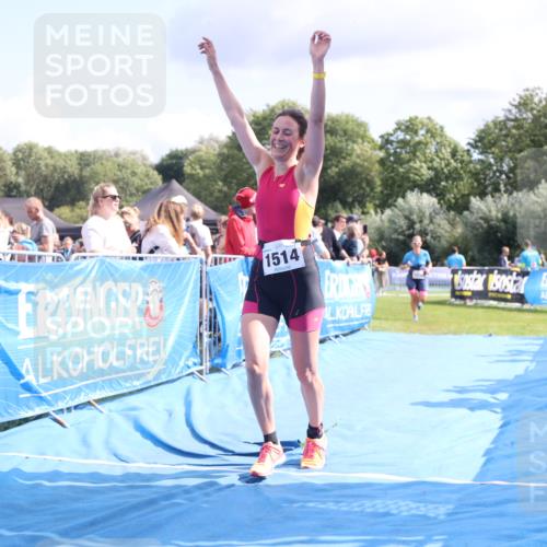 25.08.2024 - Elbe Triathlon Hamburg H.Heesch http://msf.ph/oto/6881300 25.08.2024 11:56:31 Ziel 1514, 1546, 1556 meine-sportfotos.de