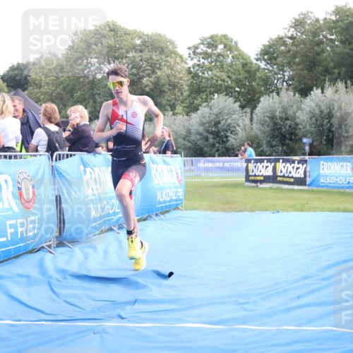 25.08.2024 - Elbe Triathlon Hamburg H.Heesch http://msf.ph/oto/6881301 25.08.2024 12:30:42 Ziel 1724 meine-sportfotos.de