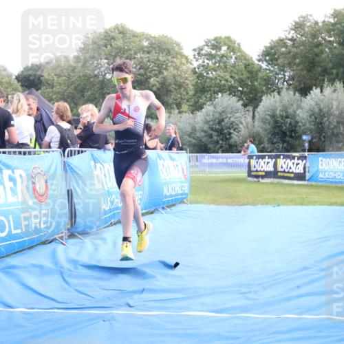 25.08.2024 - Elbe Triathlon Hamburg H.Heesch http://msf.ph/oto/6881303 25.08.2024 12:30:42 Ziel 1724 meine-sportfotos.de
